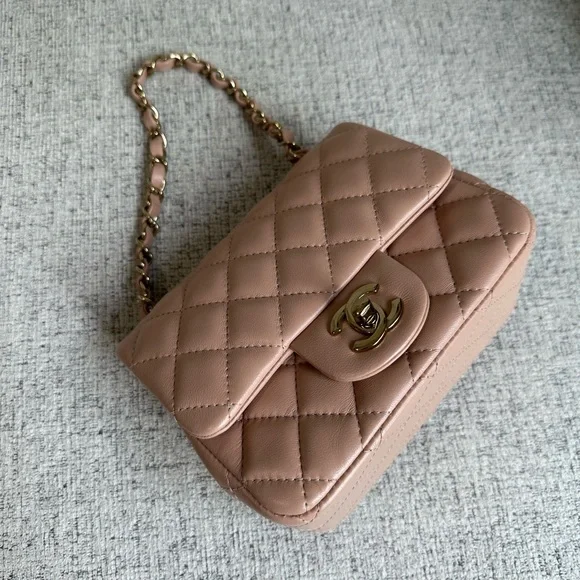 BEAUTIFUL Chanel 21a beige classic mini square - Picture 7 of 13
